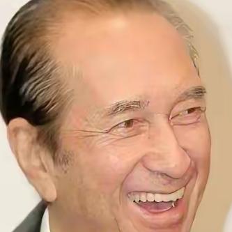 总算明白赌王何家为啥日渐衰落了！赌王是犹太后代，经商极会算计，靠联姻、信托守家产