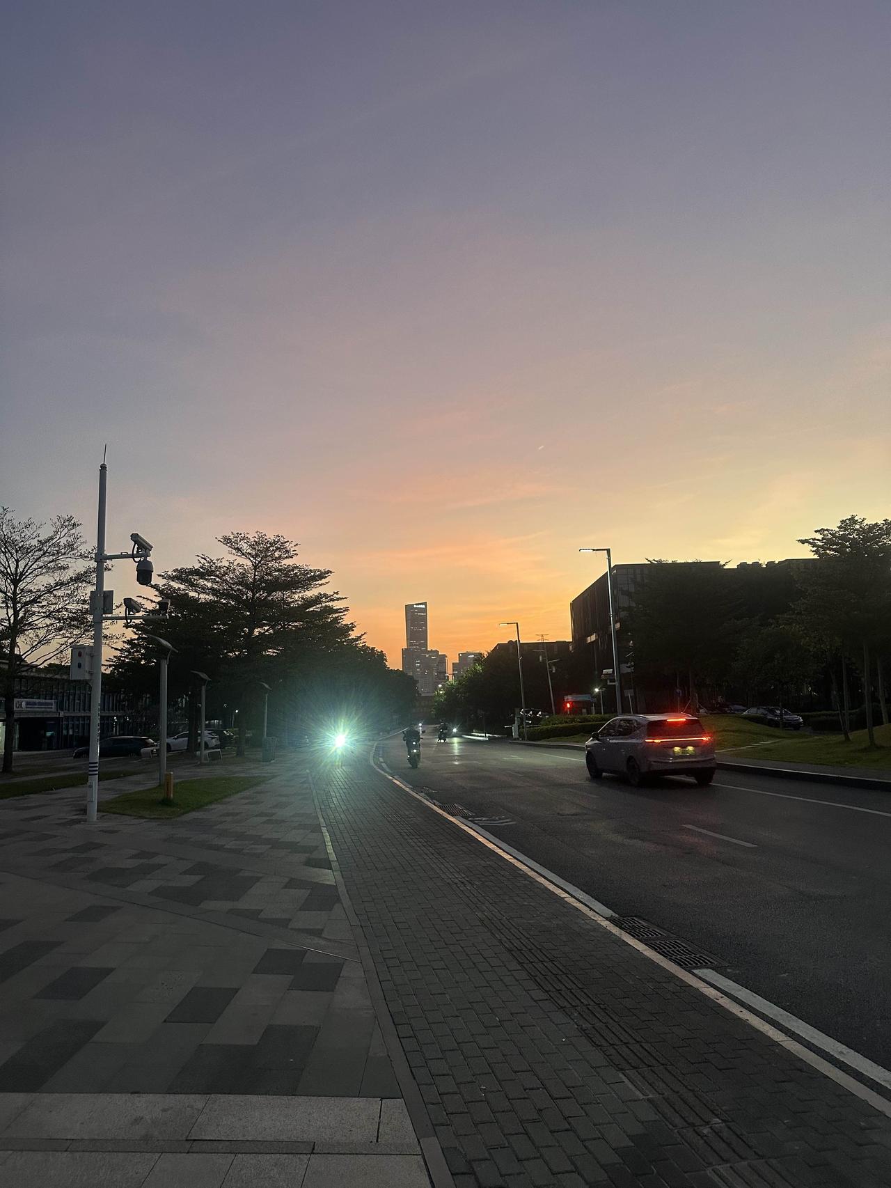 深圳电动车乱象该整治了前几天在深圳周边转了一下，感觉深圳已经不是之前那个干净整