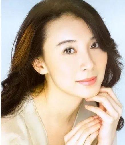 1998年，有个富商看上了台湾第一美女萧蔷，跟她开出价格“给你50万，陪