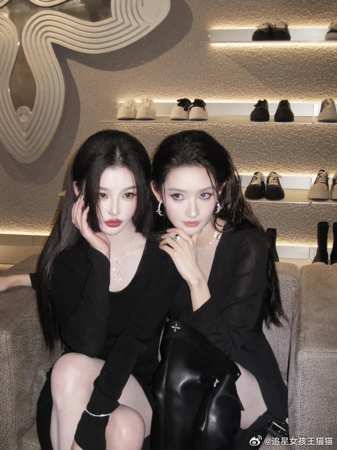 娜扎搂着我的腰和我合照王玉雯怎么每次活动都能认识这么多人啊真·社交悍匪啊！！上一