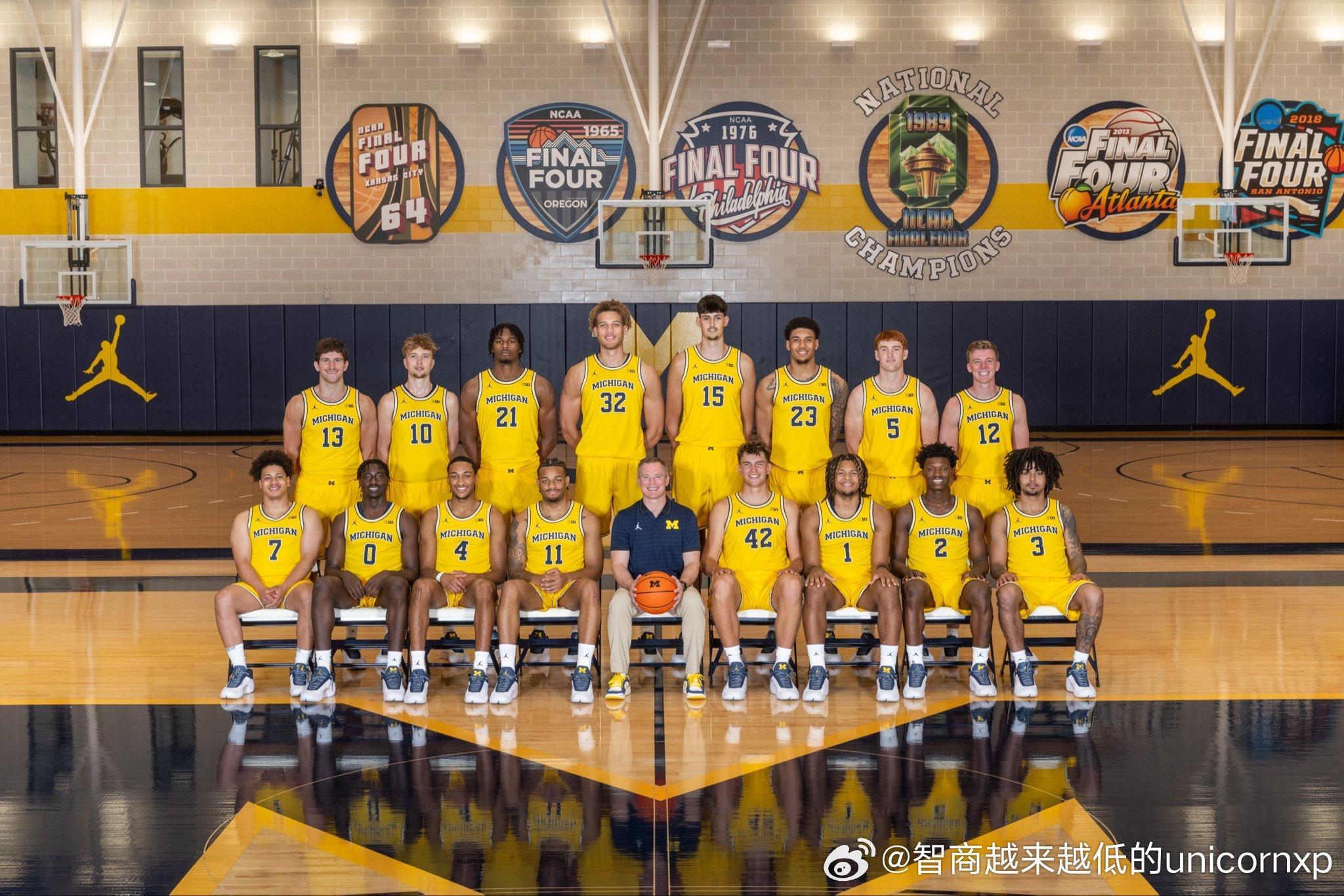 密西根大学新赛季全家福🧑‍🧑‍🧒NCAA​​​