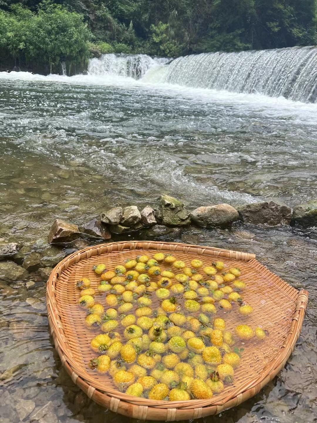 在股市，赚钱很难，亏钱却很容易！因为每下跌一次，你的回本金额就会增加，这也很多人