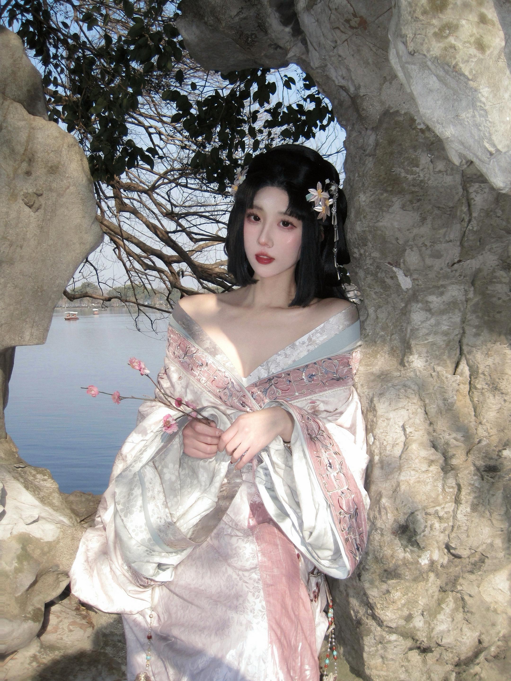 那年梨花瘦 你要走。