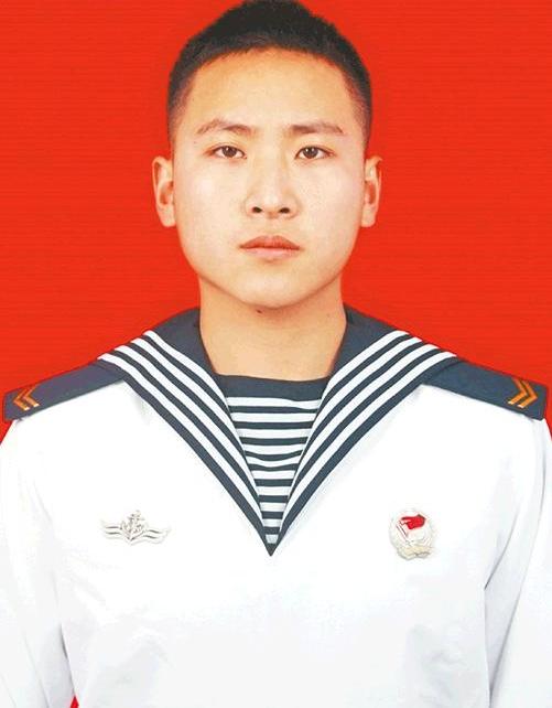 枪口面前不退缩！空军90后军官徒手擒暴徒，负伤死不松手姜博文，男，汉族，1