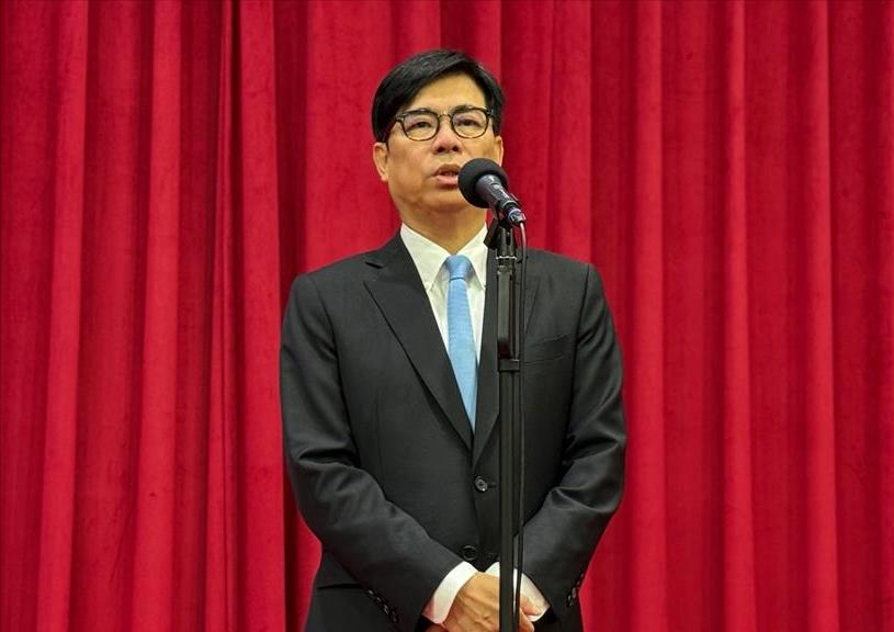 陈其迈对郑丽文访陆提出“非分要求”。台媒报道，国民党主席郑丽文即将访问大陆，高