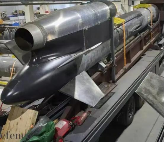 俄罗斯爆发三声巨响，3000公里射程重型巡航导弹突袭俄罗斯本土。俄军第一次成功拦