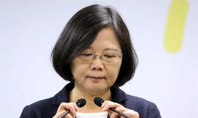 蔡英文正式表态支持大罢免，透露了一个重要的讯息：民进党大罢免选情告急了！蔡英文