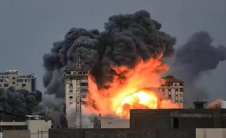 以色列的六个战略“命门”，若这些关键节点被攻击，可能引发严重后果：全国铁路