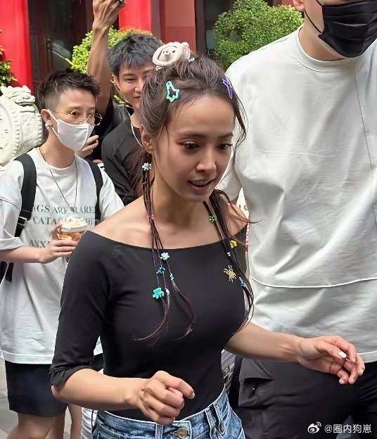 蔡依林状态逆天！45岁却拥有15岁的少女感，娇小身材曲线完美，元气满满。​​​