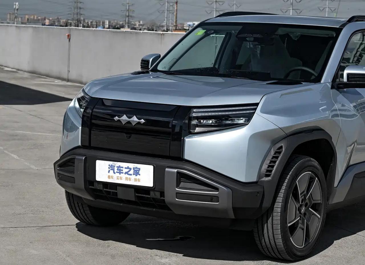 2025款方程豹钛3核心配置与技术参数说明2025款方程豹钛3是比亚迪旗下