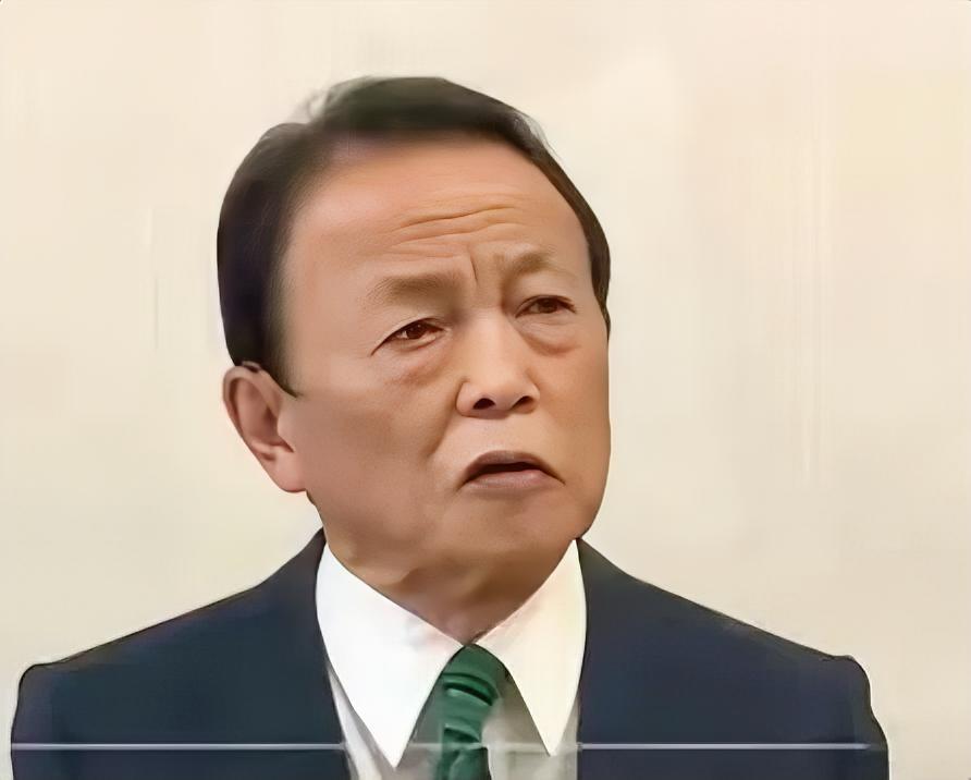 在日本众议院解散当天，麻生太郎表示：关于高市早苗“涉台”言论什么的，其实没有什么