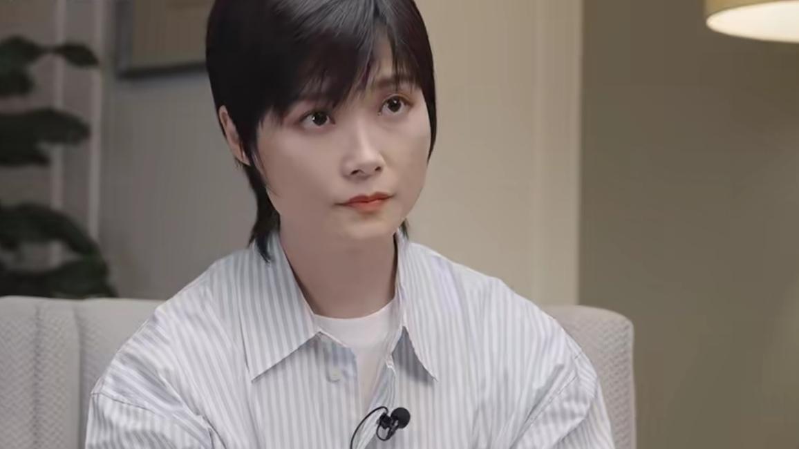 41岁的李宇春，谈到：停下来是一种智慧。做歌手的20年，李宇春不是在工作，就
