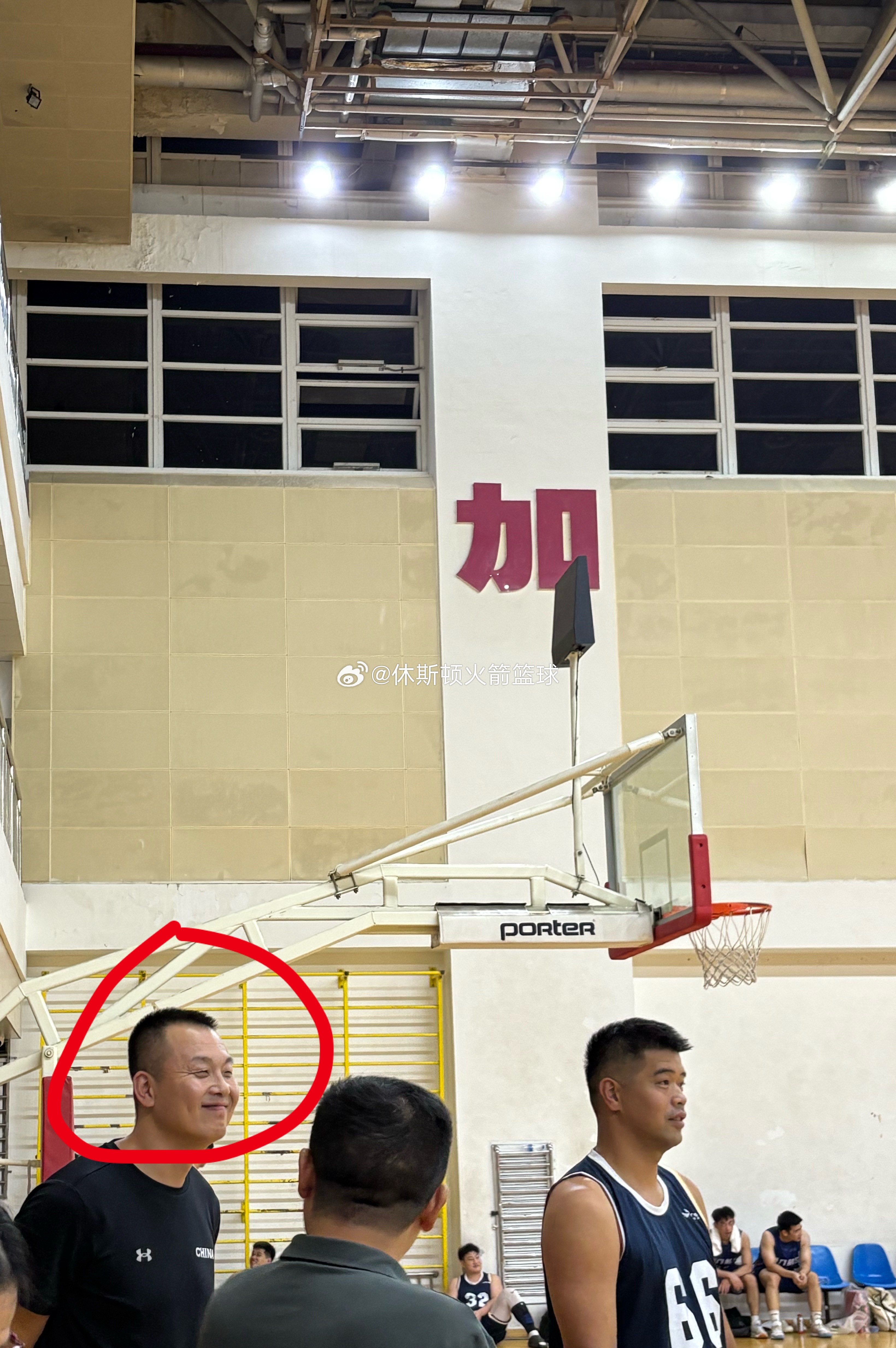 这是谁[笑着哭]​​​