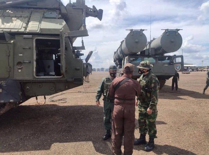 瓦格纳雇佣兵，俄罗斯教官，俄军顾问，都一枪不发，眼睁睁看着马杜罗被抓走？当地时间