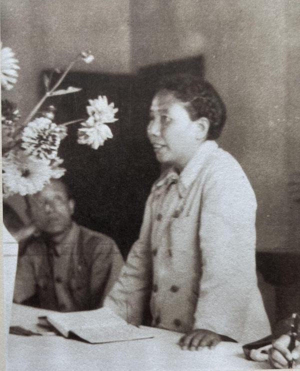1949年1月，傅斯年准备前往台北担任台大校长。临行之际，他再次找上自己的表妹曾
