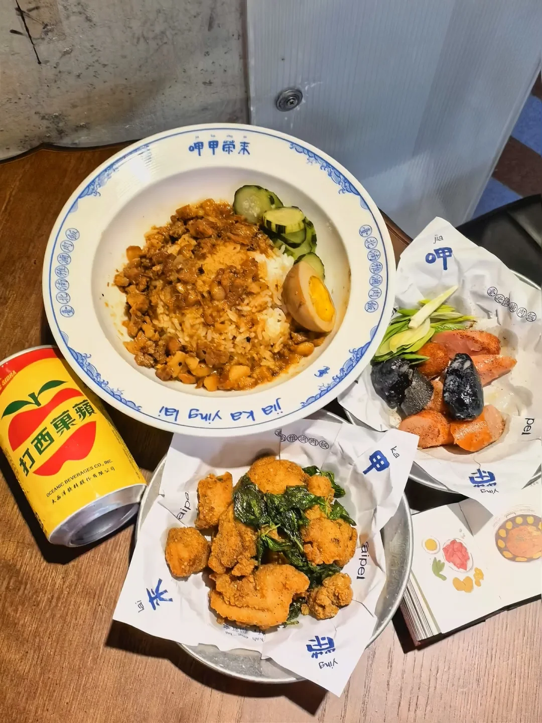 出门跑一趟！就为这口呷甲荣卤肉饭。。