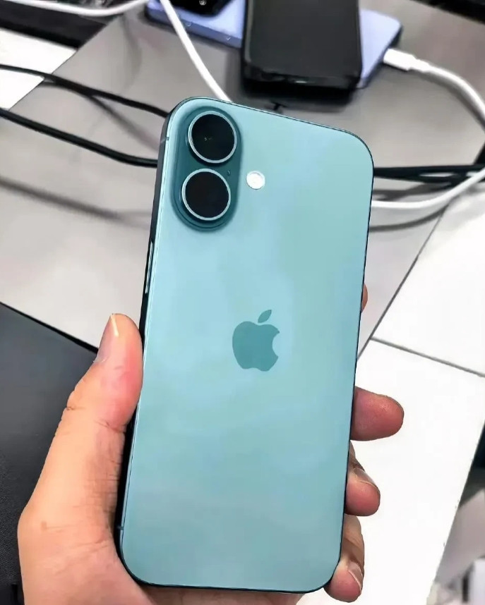 iPhone16这小玩意有那么多不如人意的配置设计，可为什么还那么畅销呢？有些搞