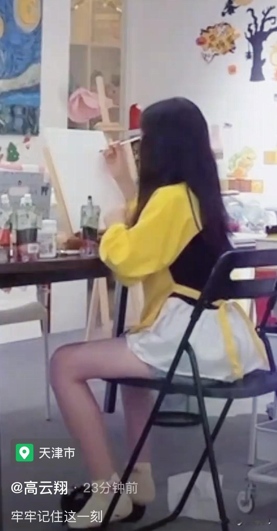 高云翔更新视频：又到北京陪伴女儿小酒窝啦！感觉他如今对酒窝的爱愈发深沉了！