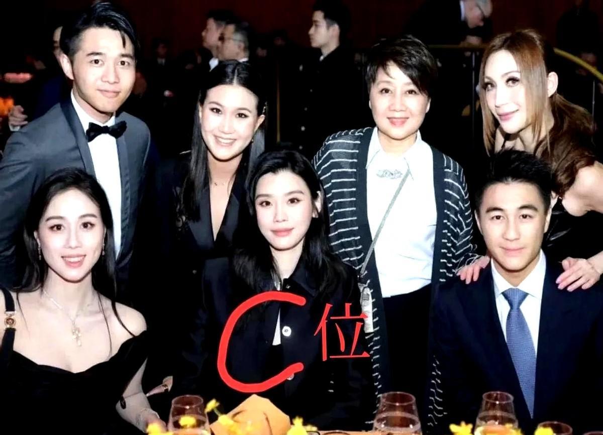 我有种强烈的预感奚梦瑶肯定会毫不犹豫的生3胎不是因为何猷君是老婆奴，还又富又