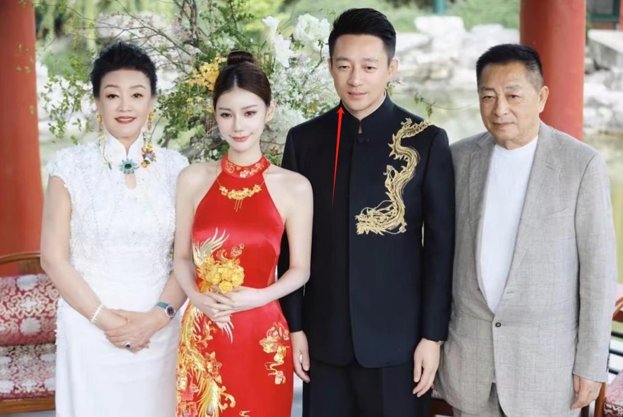 听了汪小菲婚礼上的致辞，突然明白了，汪小菲为什么会在这次婚礼上总是黑着脸，不
