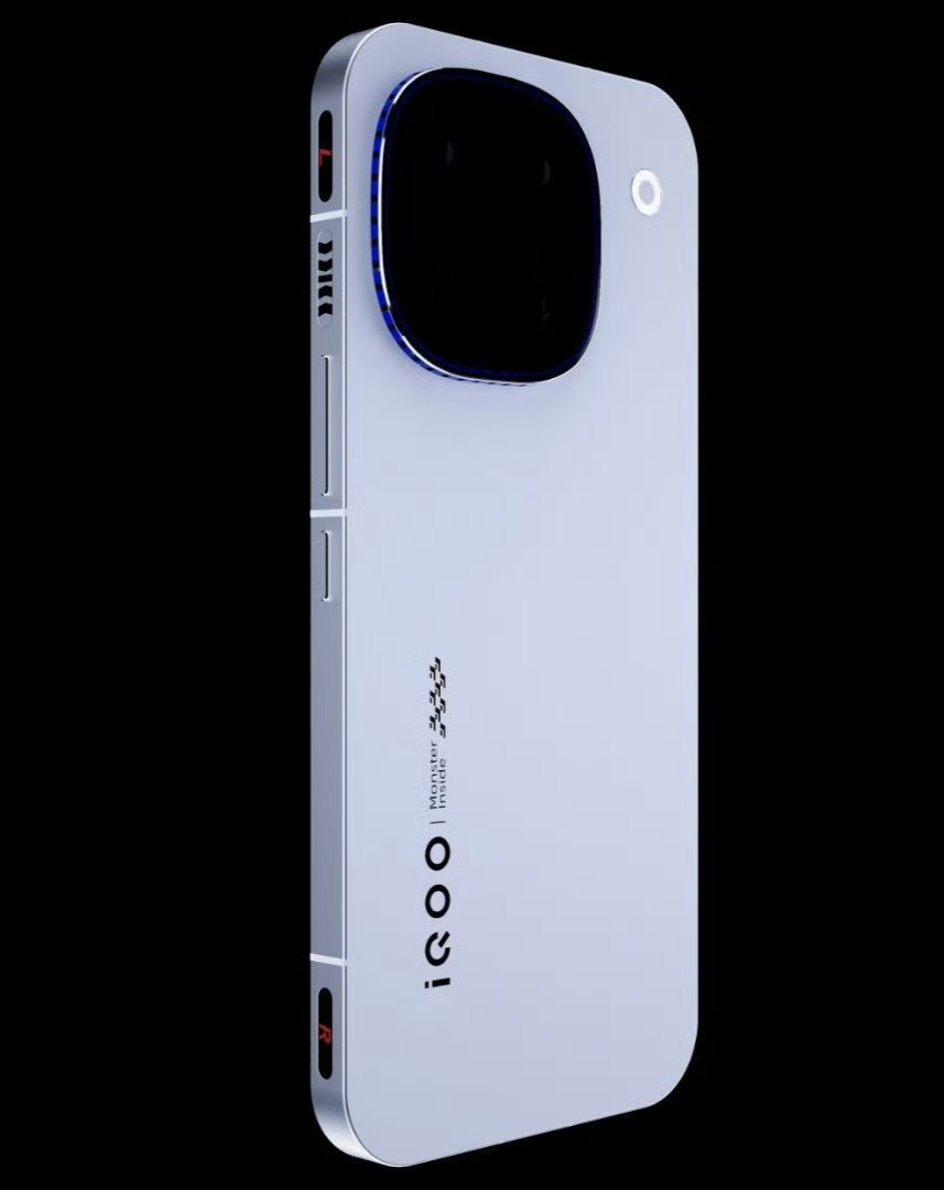 iQOO15Ultra真机图曝光，真的假的？？升级主动散热风扇+肩键，有一