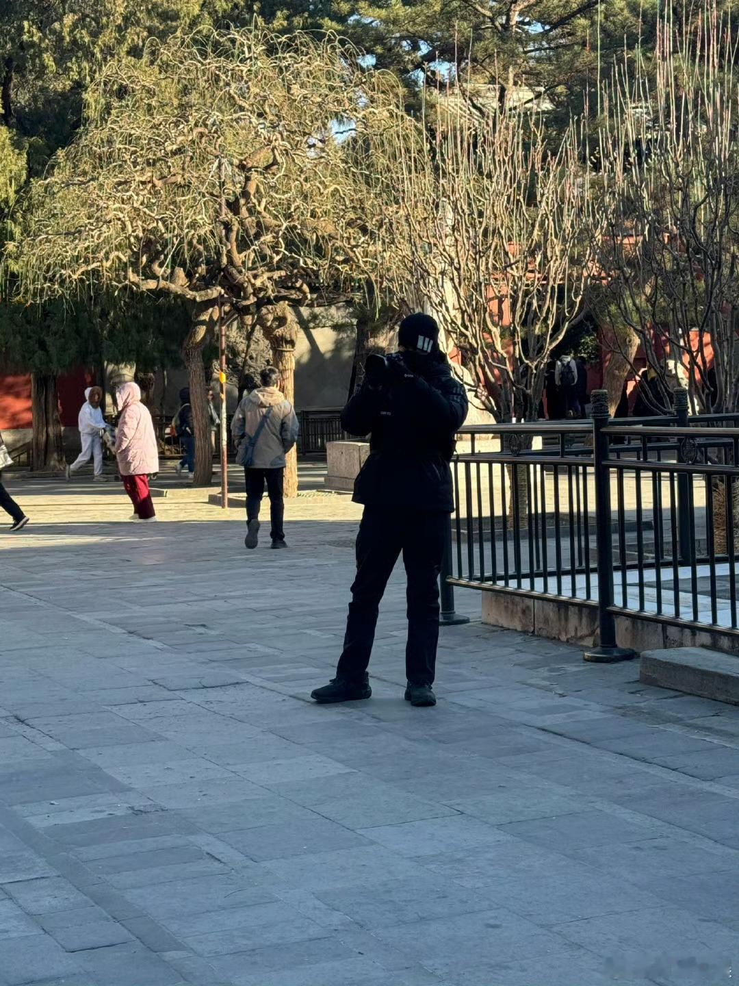 是你吗李现这样在路上，让我遇到，有一种很容易追到李现的感觉