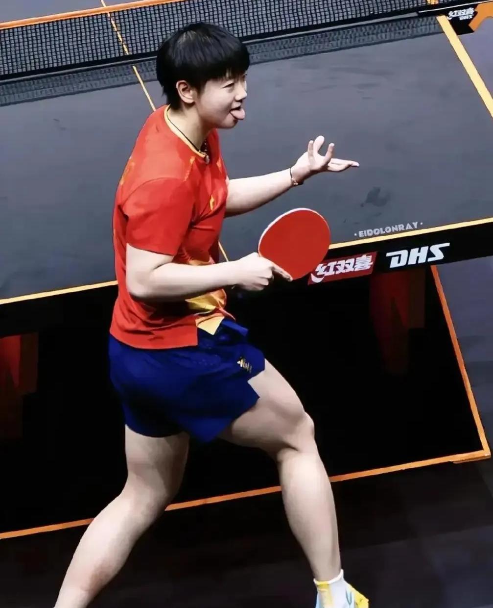 孙颖莎目前面临三重压力。第一，外协选手已经摸透了她的短板，个子矮、胳膊短，对