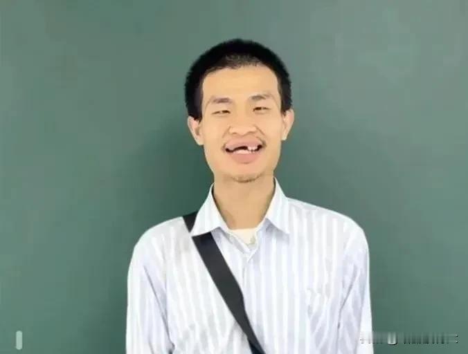 大家这次可以放心了，韦神的健康没问题，学校也一直很关心！最近韦神在抖音的第一条