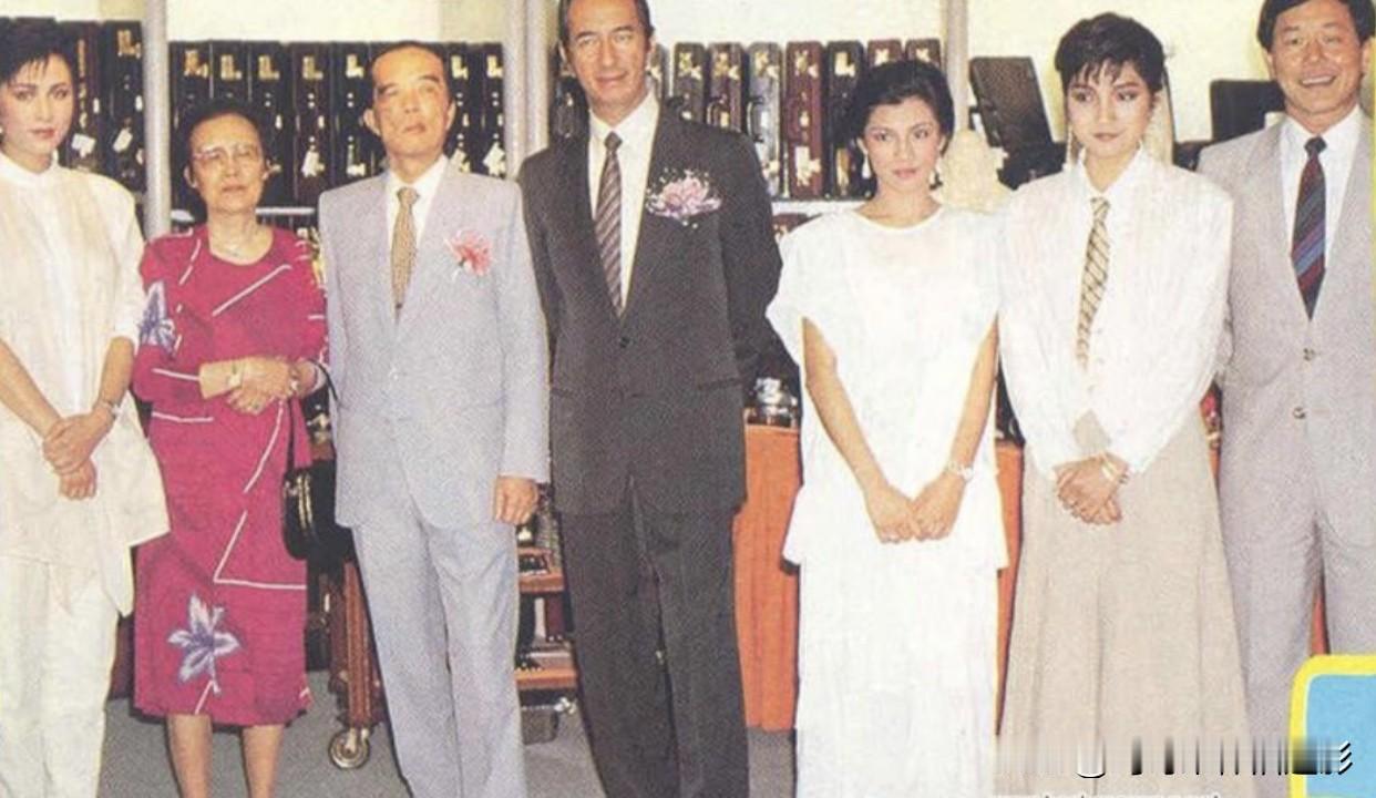 人群中你是白月光世界上的女演员，你们觉得谁最漂亮翁美玲心中最美女星