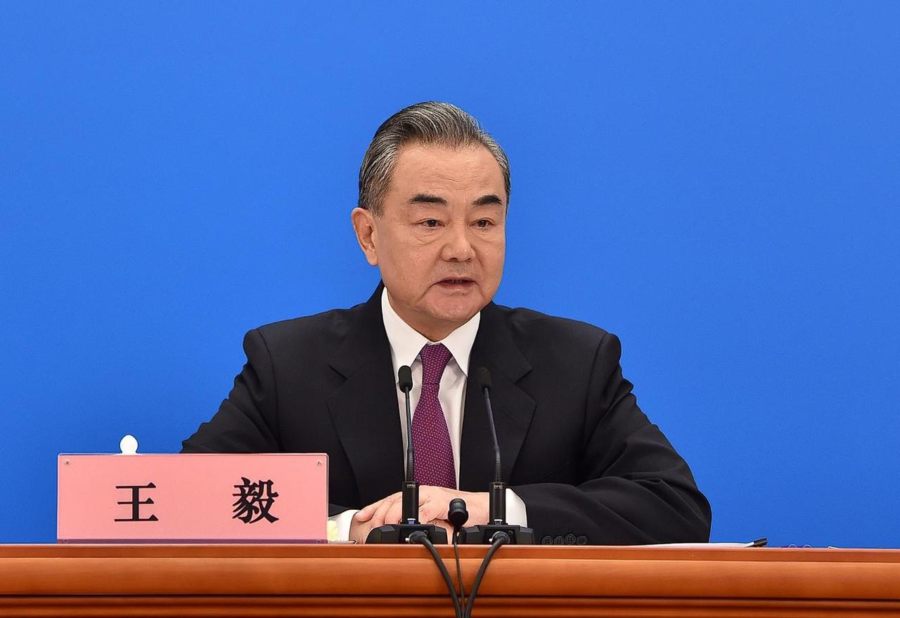 日本彻底惹怒了中国，战争的阴云笼罩东亚。中日之间究竟是战是和？一个尘封已久的国际