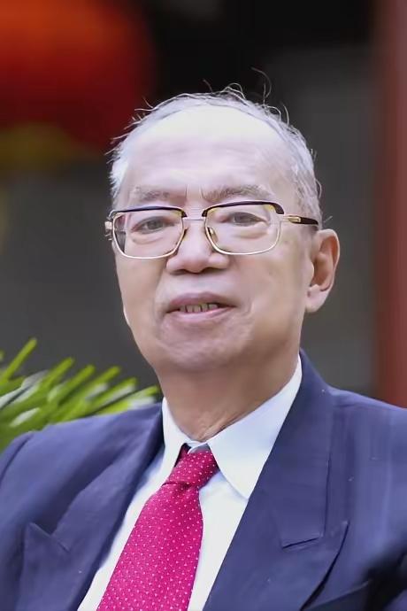 清华大学有一位教授叫赵家和，他身家千万。患癌后，他却连500块一片的进口药都舍不