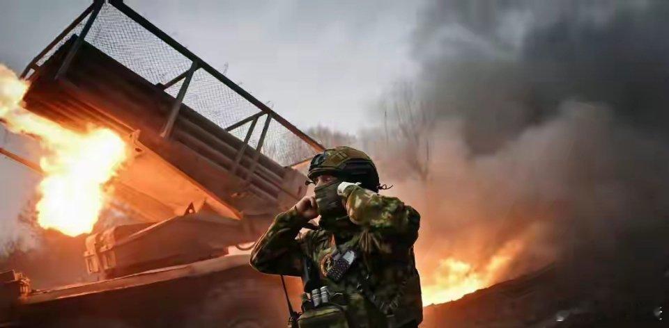 不装了！北约禁止驻乌军事专家撤离！英相：迅速停止战争对欧不利左一：乌军第3“亚速