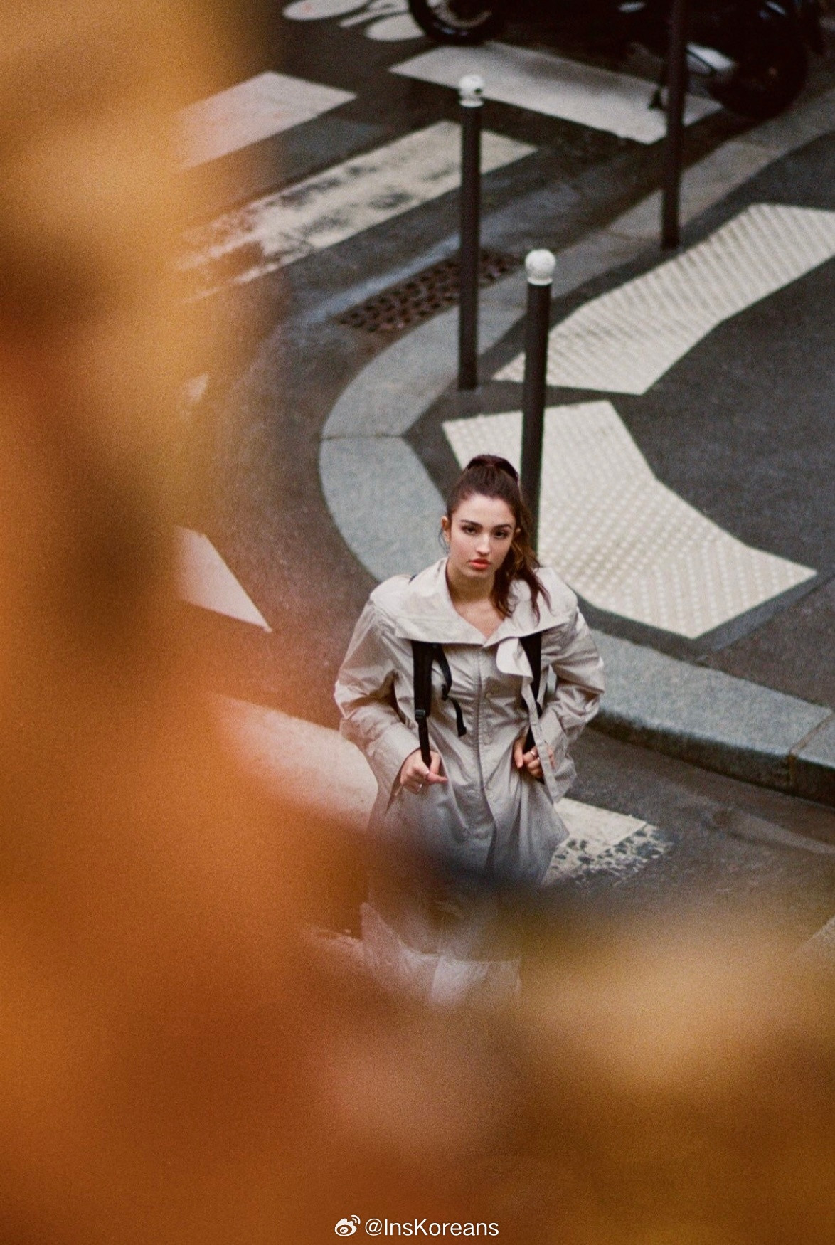 ohmy球花莫妮卡的二女儿也出道了二女儿个子也很高，比姐姐还高看着更个性，她今