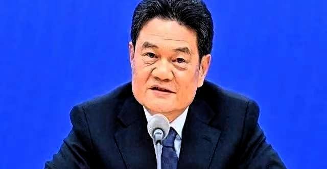 协和专家一句话，把整个减肥圈的底裤都给扒了。他说，不吃主食就是瞎折腾。我