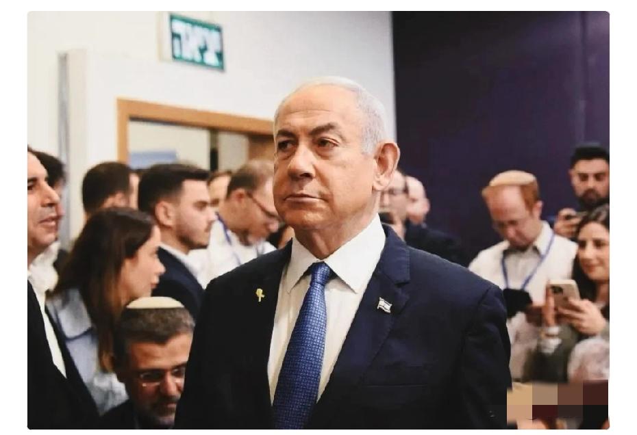 历史的剧本往往比小说更离奇。以色列总理内塔尼亚胡今天正式出庭接受审判，法庭上