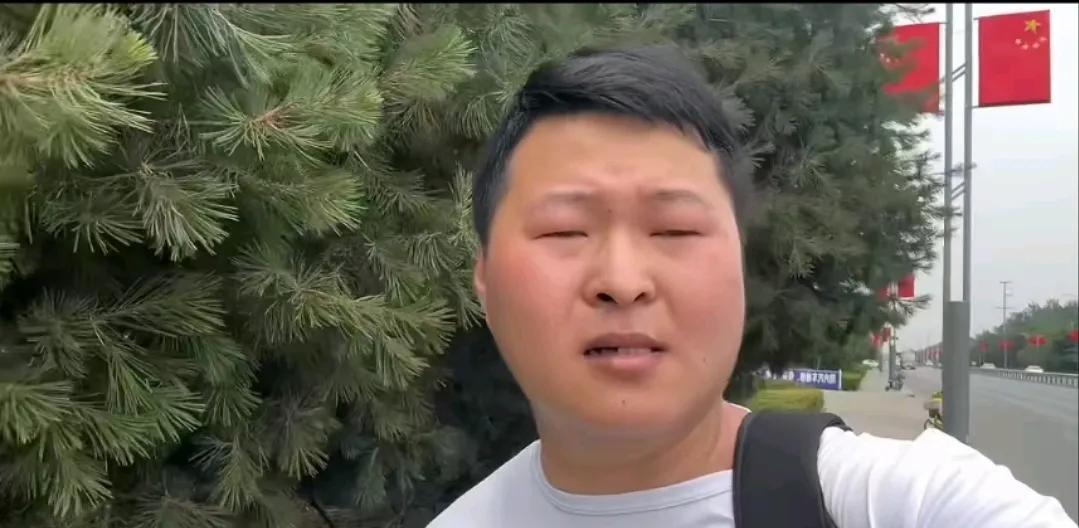网吧大神团队小邵也另谋高就了，看来回老马团队的可能性不大了，无聊刷刷视频，看到小
