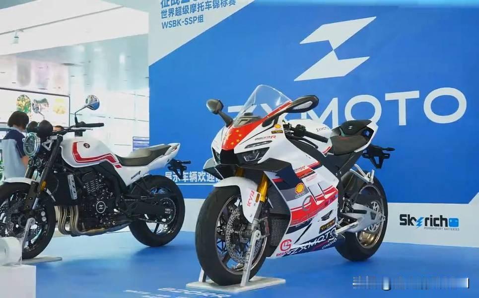 重庆张雪机车第一次参加广交会，特地重庆商会给它申请到一个展会，获得1000多台出