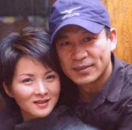 当年，27岁的谢兰嫁给大自己11岁的师小红，两人约好了丁克，不要孩子，因为她的父