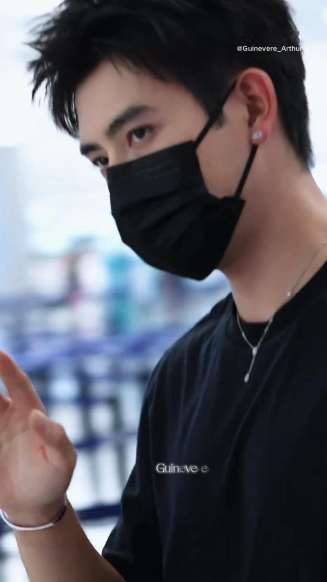 陈飞宇率先扑面而来的是哥哥的香气🥵🥵🥵​​​