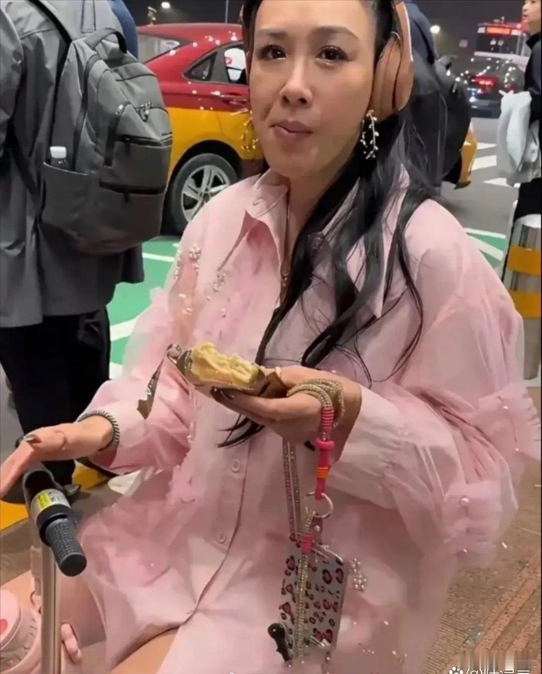 钟丽缇‏﻿‏没开滤镜的‌样‏子，太真实‏了‍﻿‍，这就‎是她最自然的‎‏状态​