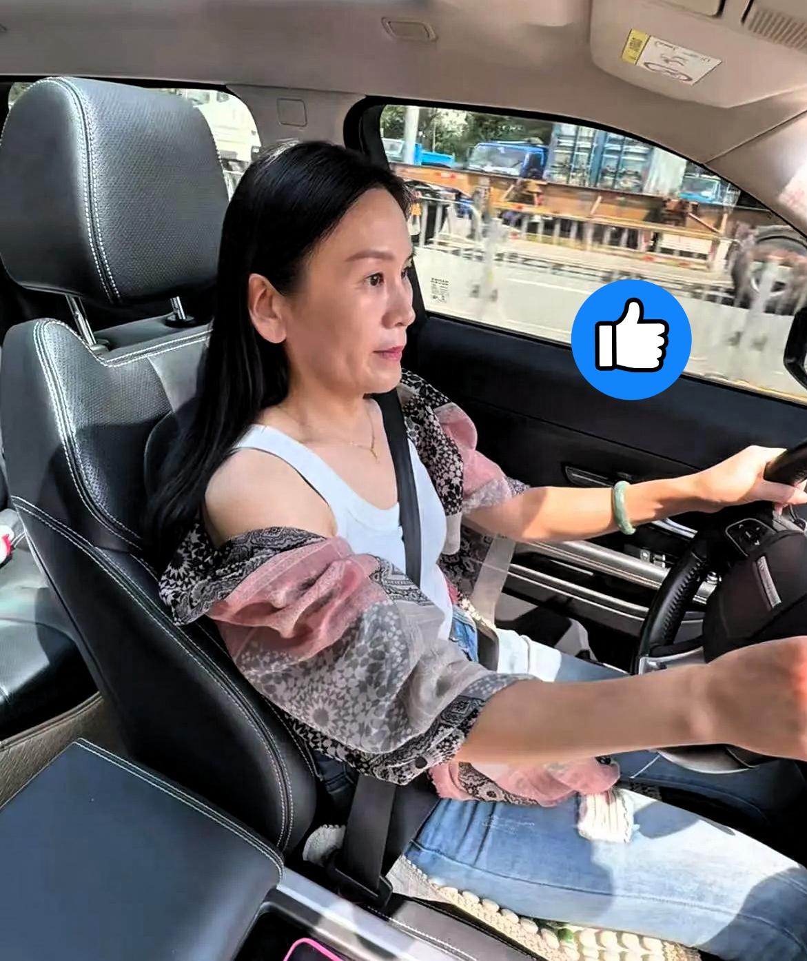 我52岁,退休刚满三个月,现在天天在家舒舒服服歇着,每月2300块退休金够花,可