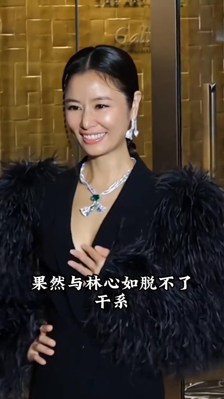 未婚原因：周杰。果然最毒妇人心，周杰至今未婚的真相曝光，果然与林心如脱不了干系