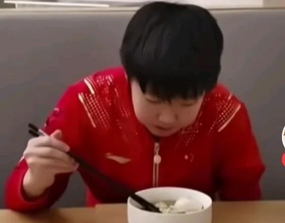 莎莎又把球迷粉丝们愁死了听听大家又操什么心了！1，“真愁人啊！莎莎吃东