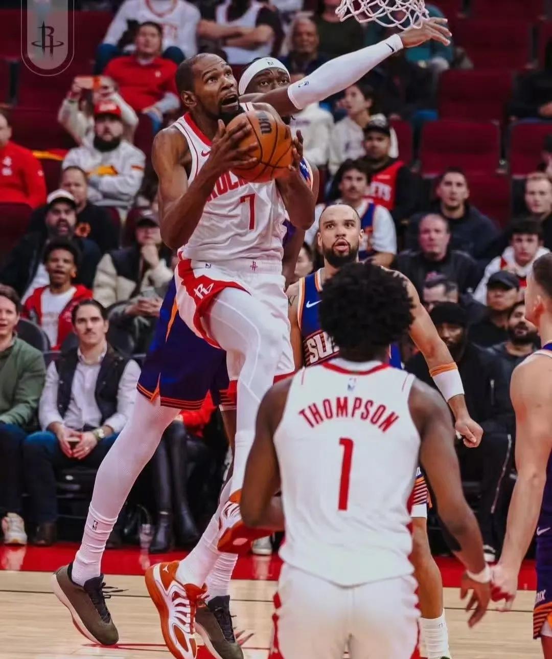 火箭不能算是黑马，毕竟自身实力还是很强，今天输给独行侠，真是有些遗憾，都是背靠背