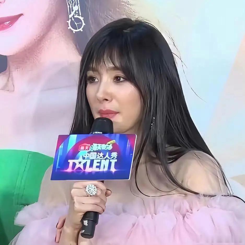 这居然是杨幂吗？不知道的还以为是仿妆呢