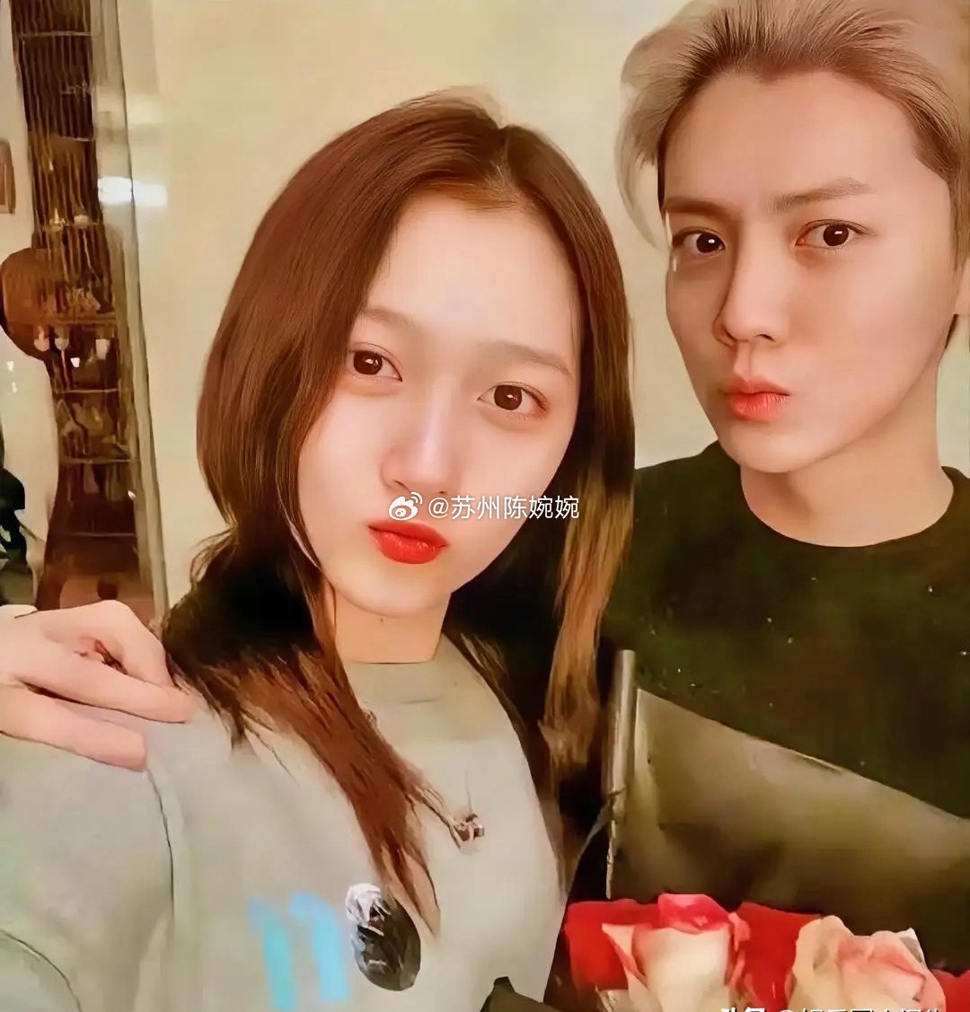 关晓彤与鹿晗分手，主要原因就是因为鹿晗酗酒成性，酒后判若两人，有些耍酒疯的性格，