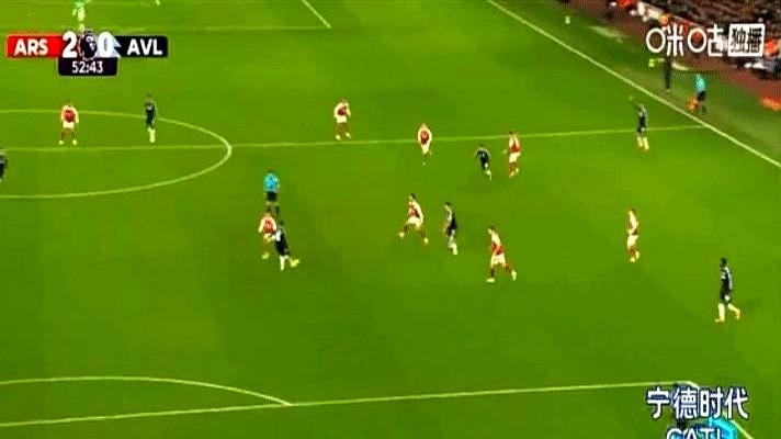 厄德高用一场比赛，抽了所有人的脸。一年前，他拼尽全力却输给维拉，成了丢冠的背