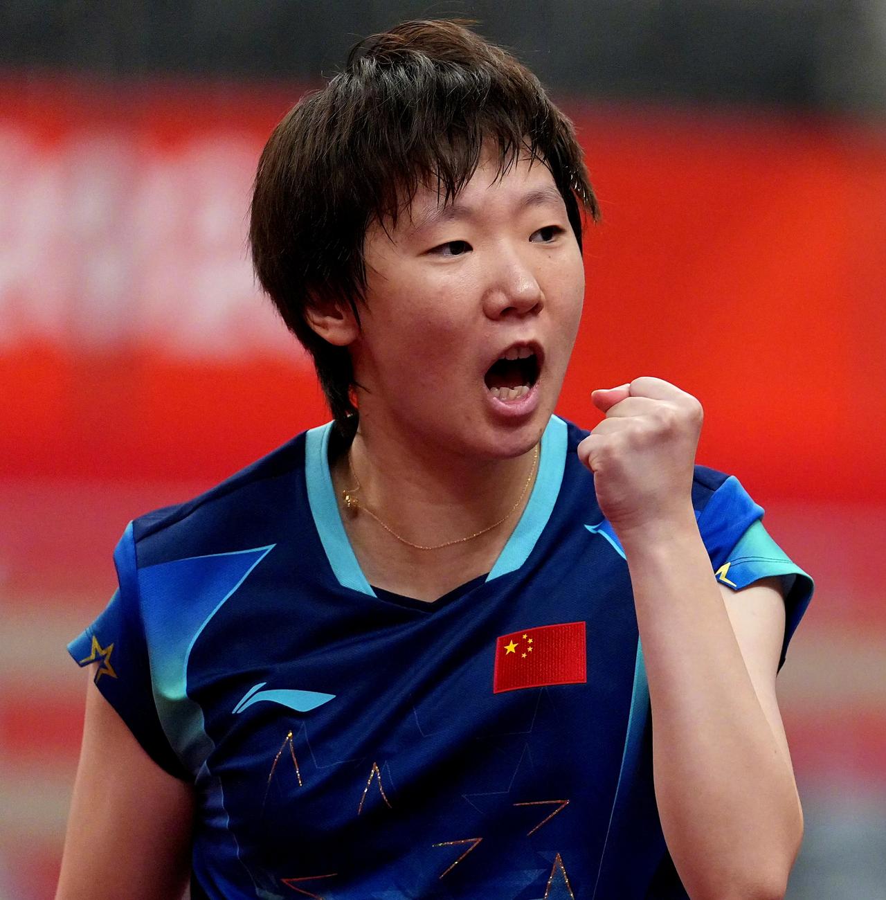 王曼昱4-0申裕斌亚运会女单1/4决赛，王曼昱横扫韩国一姐，成功晋级女单半决赛