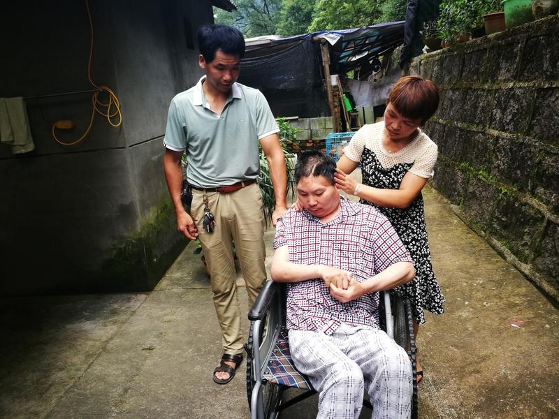 这情况真让人头大啊。和前夫结婚十一年，离婚后他突然去世，这消息太让人猝不及防了。