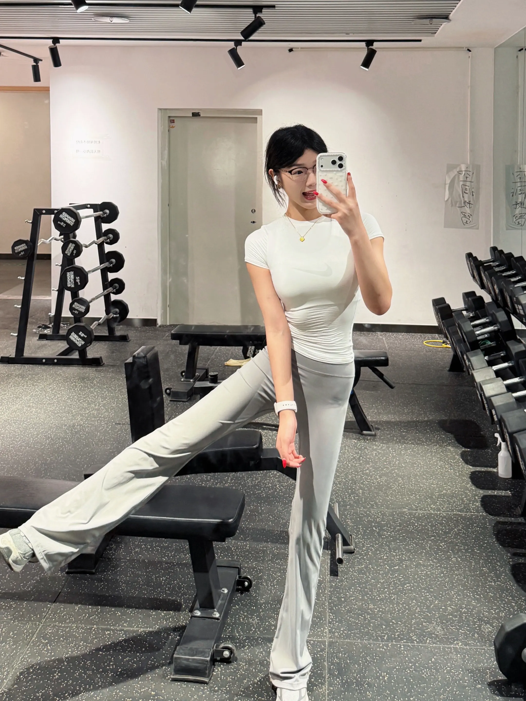 买点衣服哄自己去健身房